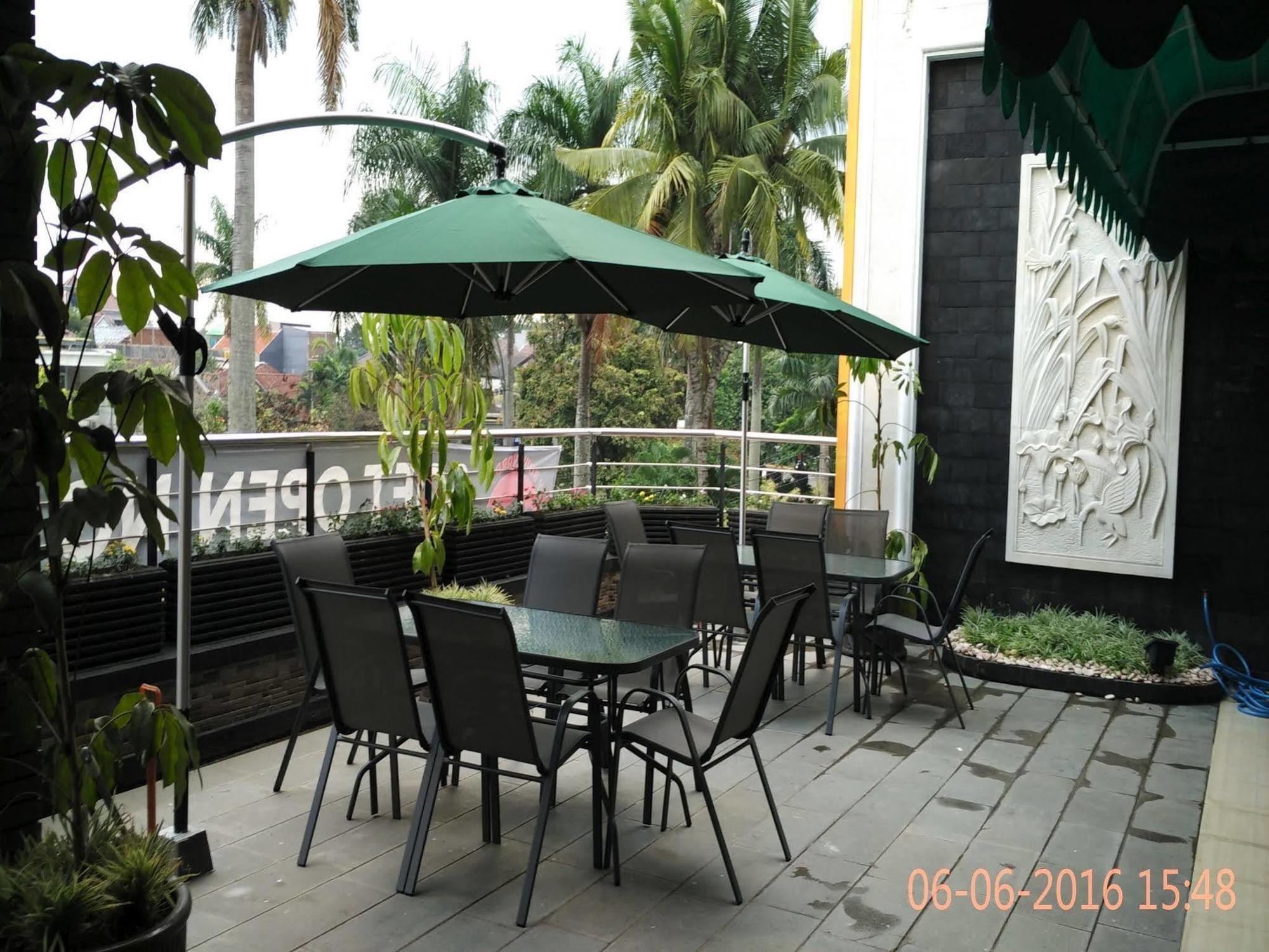 Malang City Boulevard Homestay Екстериор снимка